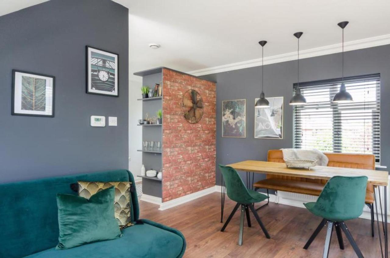 Time Is Now! Beautiful Apartment In York Bagian luar foto